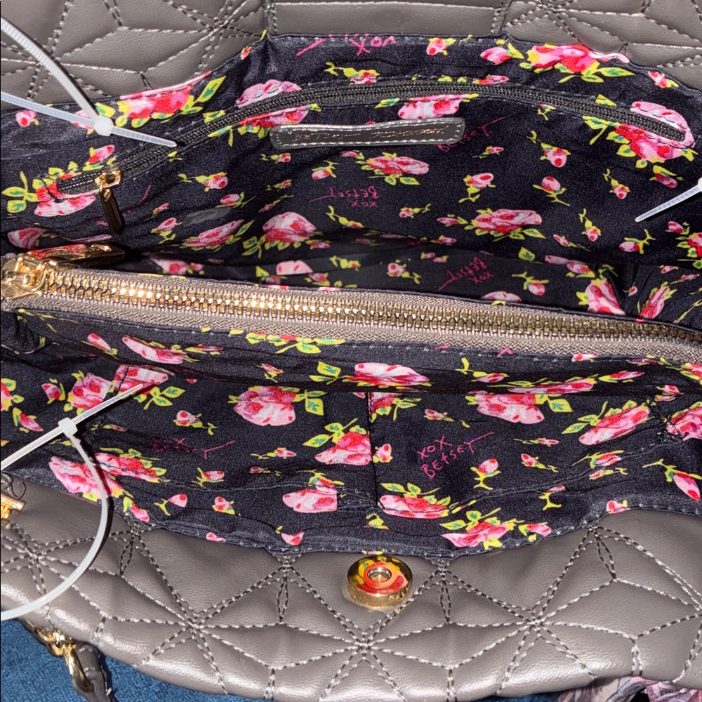 Betsey Johnson Quilted Shoulder Bag - Picture 5 of 8